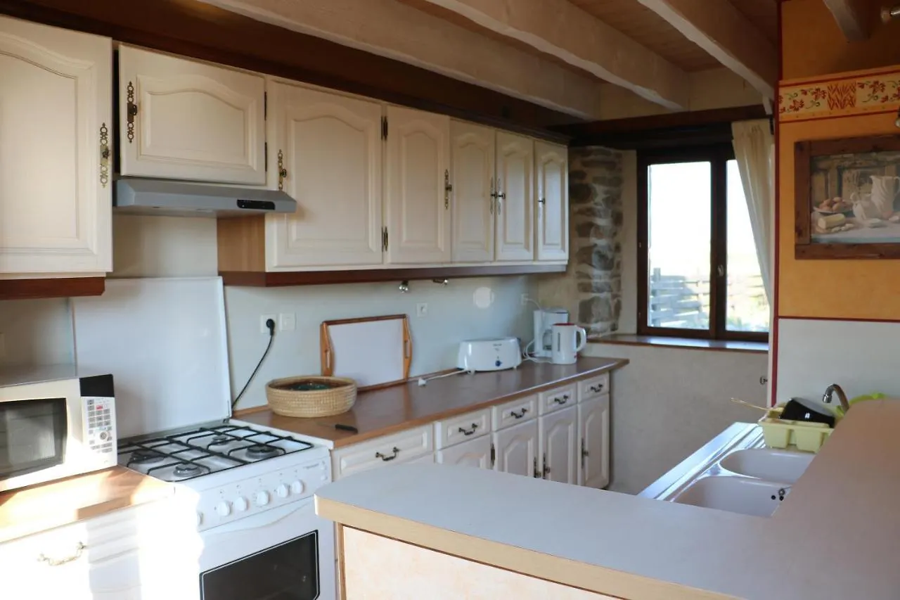 Holiday home Les Gites Aux Volets Roses Landunvez